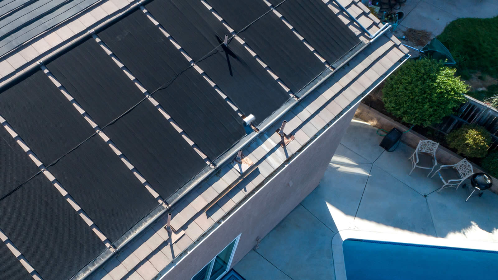 Sistema de climatización solar para piscinas
